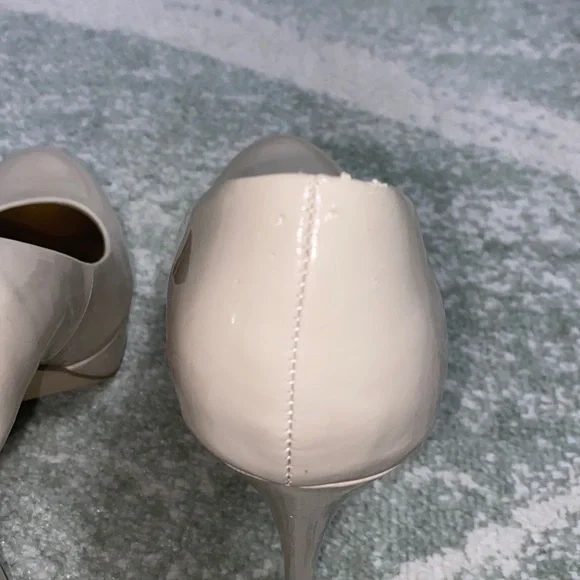 SOLD Guess Beige Heels - Picture 4 of 6